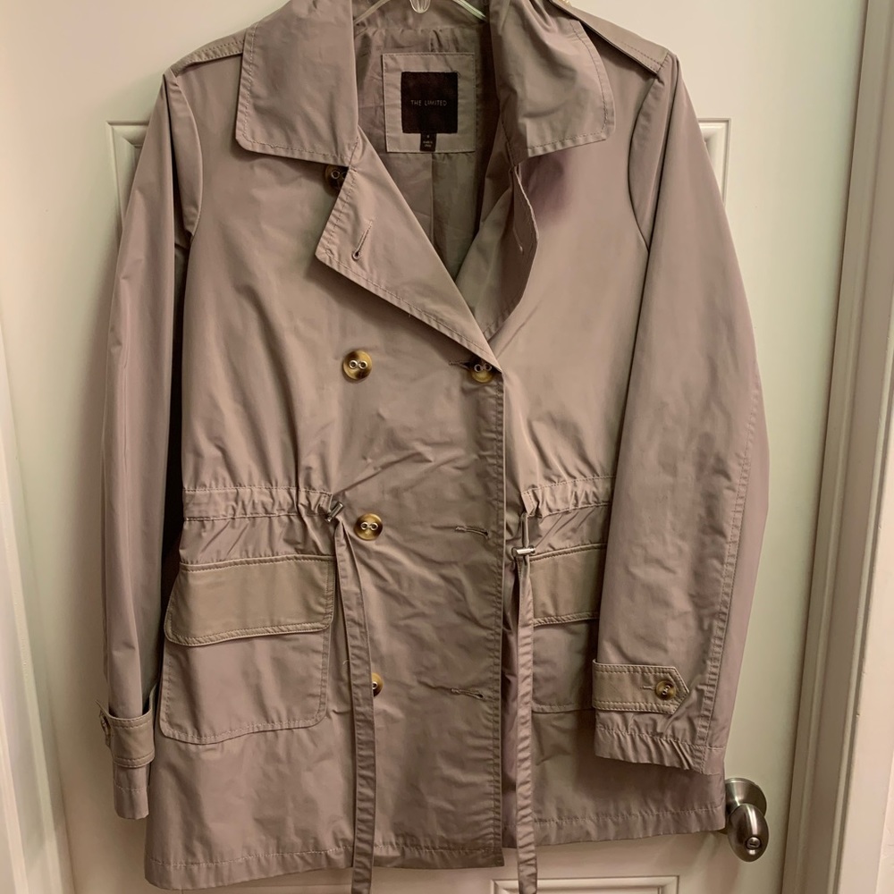 Lightweight waterproof trench coat